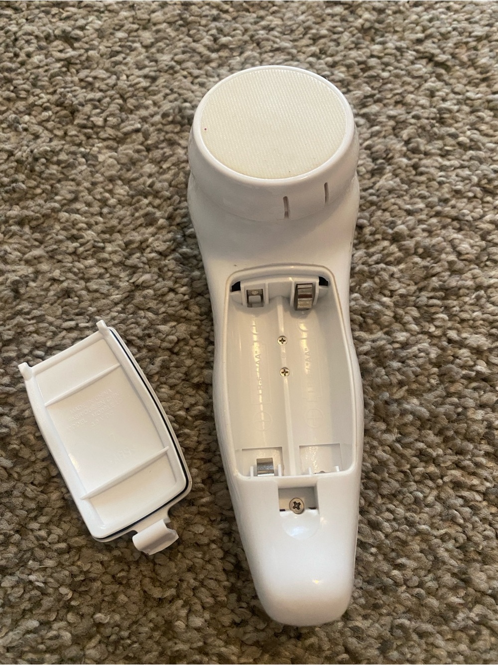 Neutrogena White and Light Blue Microdermabrasion Kit with Refill Puffs - Picture 3 of 6